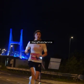 Runner Photo 2777500