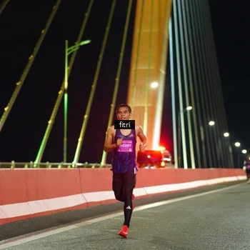 Runner Photo 2780005