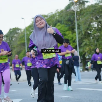 Runner Photo 2782024