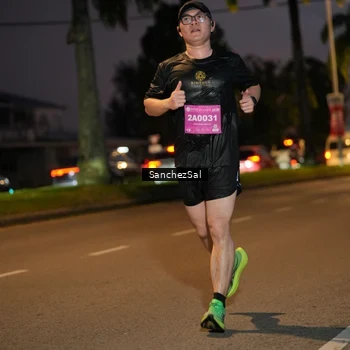 Runner Photo 2792020