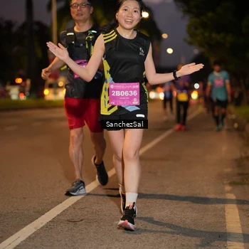 Runner Photo 2792024
