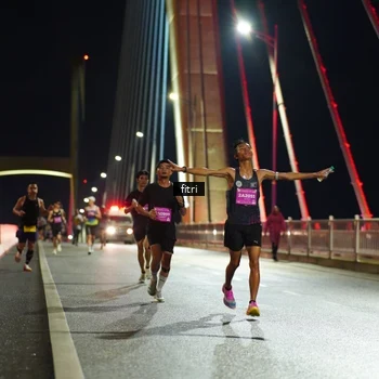 Runner Photo 2793109