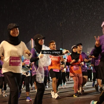 Runner Photo 2812023