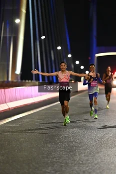 Runner Photo 2816073