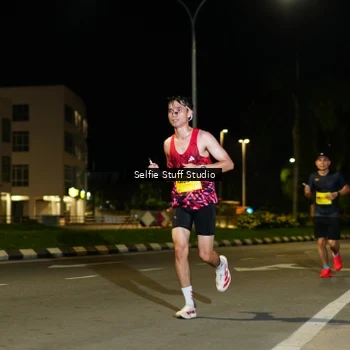 Runner Photo 2903005