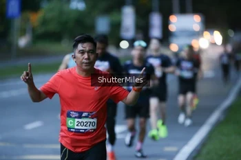 Runner Photo 30320