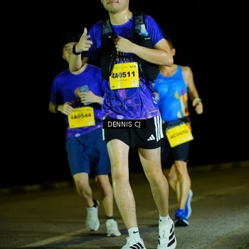 Runner Photo 3083004