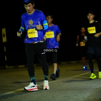 Runner Photo 3083073
