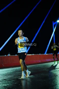 Runner Photo 3105243