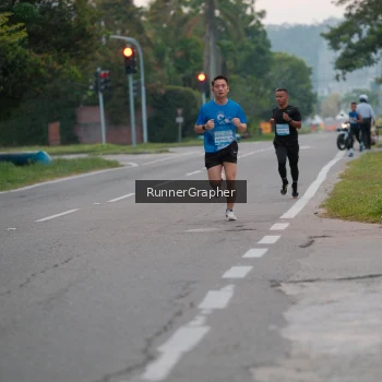 Runner Photo 3195755