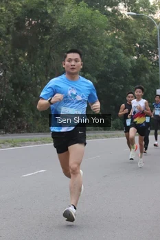 Runner Photo 3198004