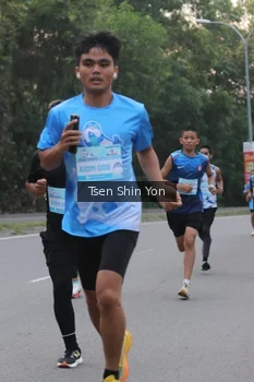 Runner Photo 3198006