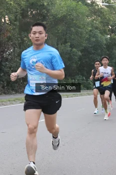 Runner Photo 3198008