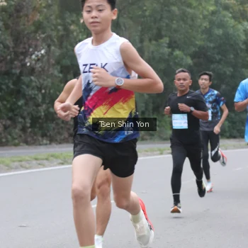 Runner Photo 3198009