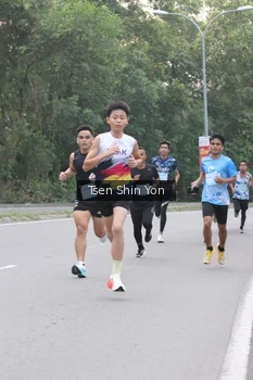 Runner Photo 3198010