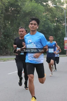 Runner Photo 3198011