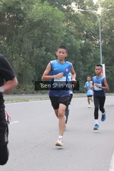Runner Photo 3198016