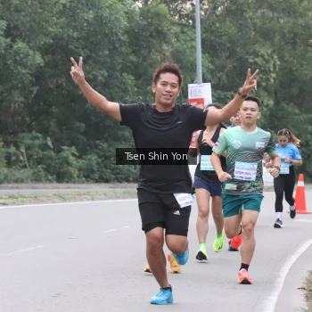 Runner Photo 3198030