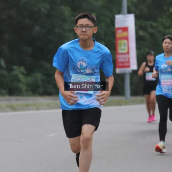 Runner Photo 3198059