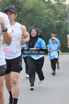 Runner Photo 3198116