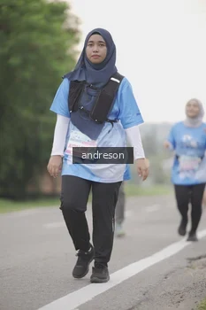 Runner Photo 3208465
