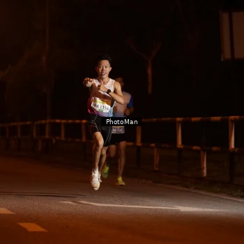 Runner Photo 3210174