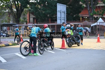 Runner Photo 3210691