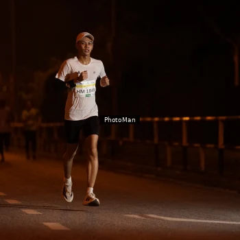Runner Photo 3213176