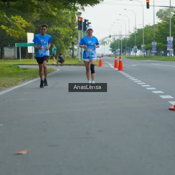 Runner Photo 3214309