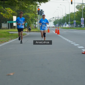 Runner Photo 3214315
