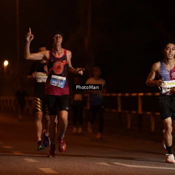 Runner Photo 3214875