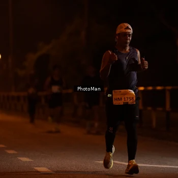 Runner Photo 3215295