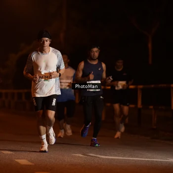 Runner Photo 3215502