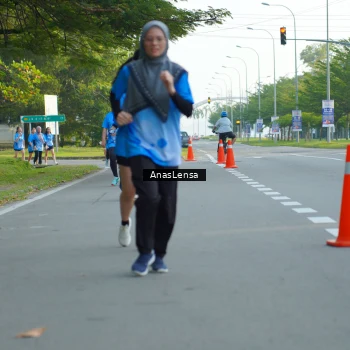 Runner Photo 3223735