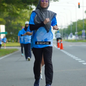 Runner Photo 3223750