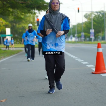 Runner Photo 3223751