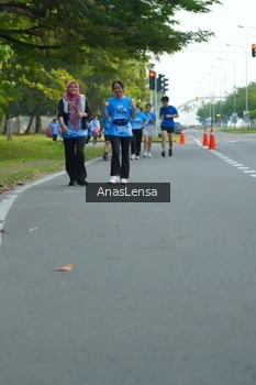 Runner Photo 3229959