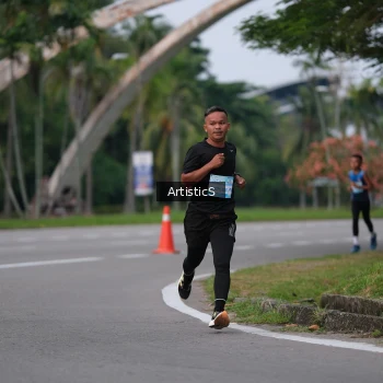 Runner Photo 3237642