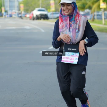 Runner Photo 3240463