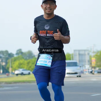 Runner Photo 3241347