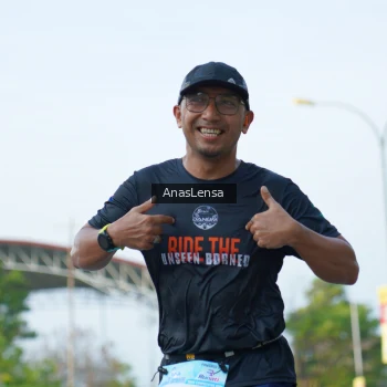Runner Photo 3241399