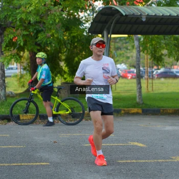 Runner Photo 3241455