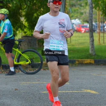 Runner Photo 3241457