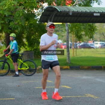 Runner Photo 3241458