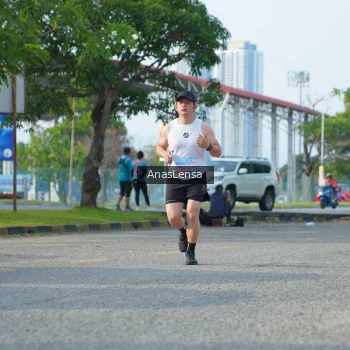 Runner Photo 3241681