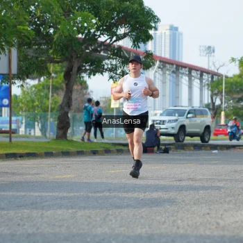 Runner Photo 3241684