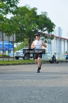 Runner Photo 3241685