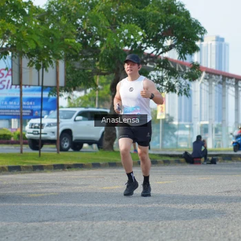 Runner Photo 3241708