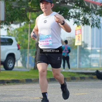 Runner Photo 3241712