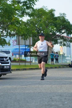 Runner Photo 3241718
